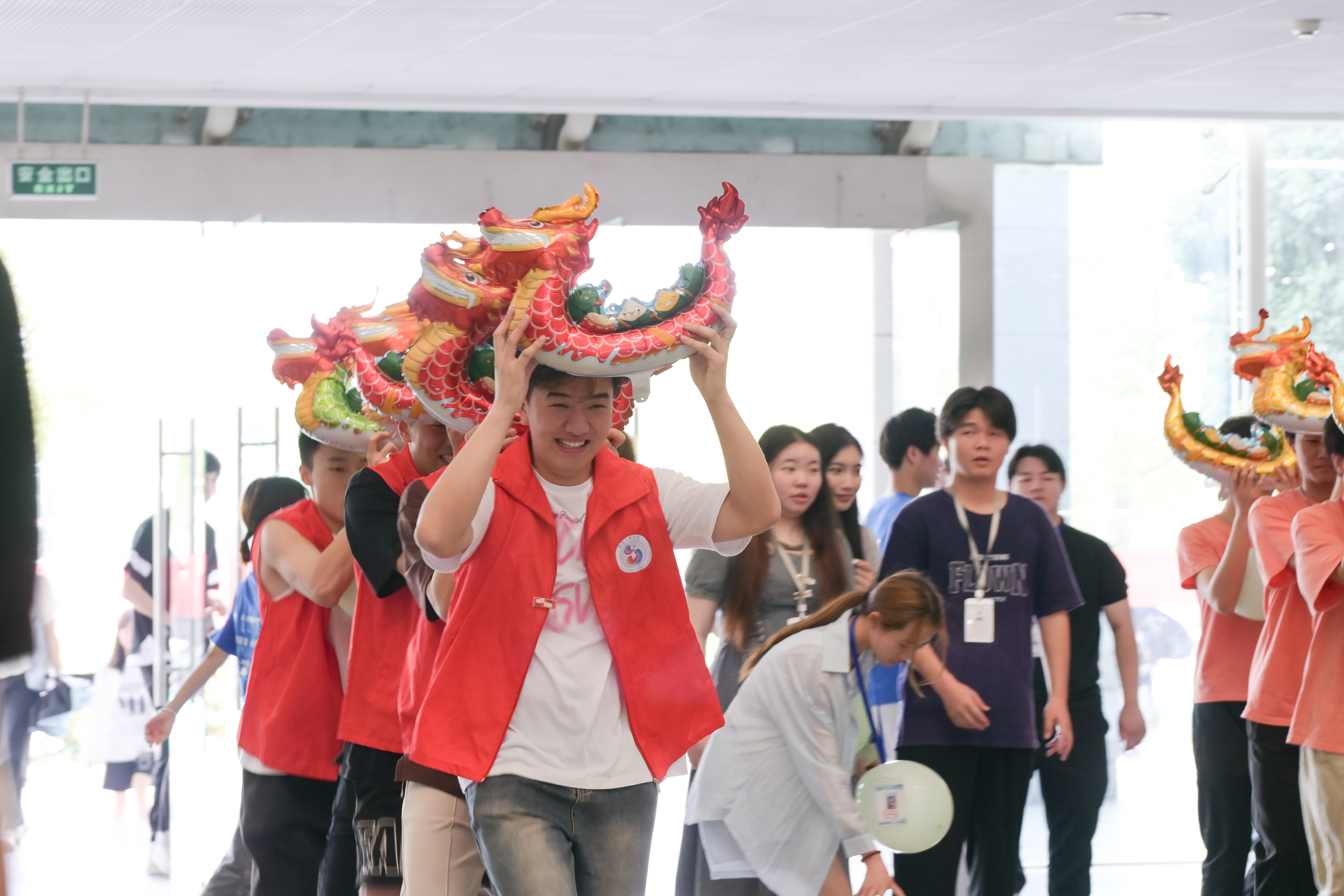 “珠聯(lián)璧合”龍舟賽